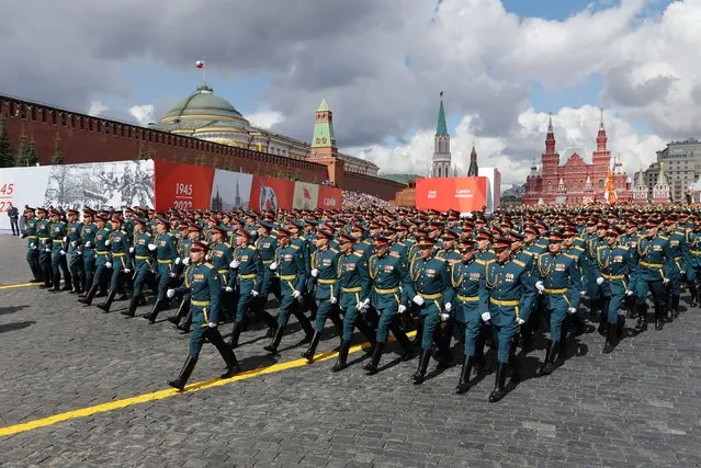 Russian service members march during a parade on Victory Day, which marks the 77th anniversary of the victory over Nazi Germany in World War Two, in Red Square in central Moscow, Russia on May 9, 2022. (Photo by Evgenia Novozhenina/Reuters)