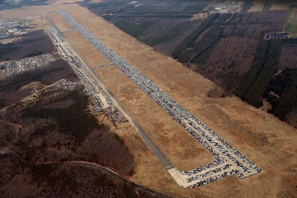 US Storm Sandy Turns Airport Into Vast Used-Car Purgatory