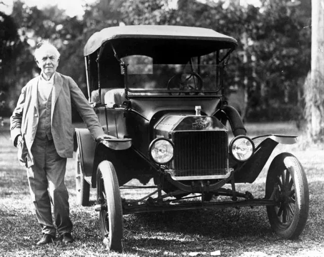 American inventor Thomas Alva Edison with 1914 Ford at Fort Myers, Florida, March 23, 1928. (Photo by AP Photo)