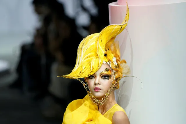 A model presents a creation for a make-up styling show by Mao Geping at China Fashion Week in Beijing, China March 26, 2018. (Photo by Jason Lee/Reuters)