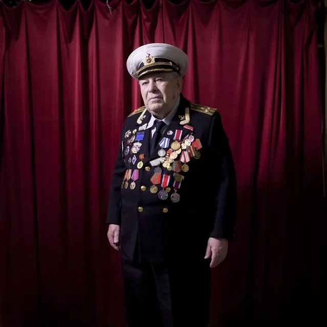 In this photo made Wednesday, April 17, 2013, Soviet Jewish World War Two veteran David Rivelsky poses for a portrait at his house in Jerusalem, Israel. In 1941, he took part in the heroic defense of Leningrad, as part of the Leningrad Front for which in 1943 was awarded with the medal “Defense of Leningrad”. Rivelsky immigrated to Israel in August 1999 from St. Petersburg. About 500,000 Soviet Jews served in the Red Army during World War Two, and the majority of those still alive today live in Israel. (Photo by Oded Balilty/AP Photo)