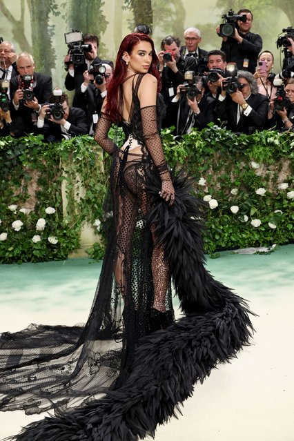 English-Albanian singer and songwriter Dua Lipa attends The 2024 Met Gala Celebrating “Sleeping Beauties: Reawakening Fashion” at The Metropolitan Museum of Art on May 06, 2024 in New York City. (Photo by Jamie McCarthy/Getty Images)