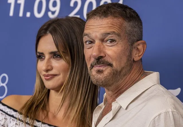 Spanish actress Penelope Cruz and Spanish actor Antonio Banderas attend a photocall for the film “Competencia Oficial” (Official Competition) presented in competition on September 4, 2021 during the 78th Venice Film Festival at Venice Lido. (Photo by Domenico Stinellis/AP Photo)