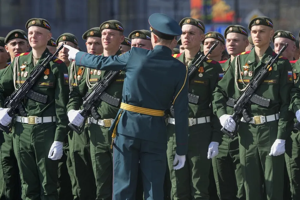 A Look at Life in Russia, Part 1/2