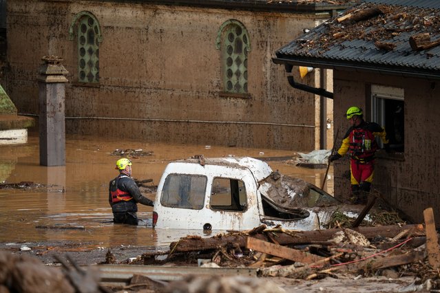 Relief and rescue workers asses the damage caused by the flash floods in Donja Jablanica, Bosnia and Herzegovina, 05 October 2024. Central and southern parts of Bosnia and Herzegovina were hit by a severe rainstorm on 03 October 2024, which caused widespread flooding, closing roads, cutting electricity, and disrupting telecom signals. Rescue services in Jablanica and Kiseljak reported several people missing and called for army assistance, as access to Jablanica was completely blocked due to road and rail closures. 19 fatalities due to the flash floods have been confirmed so far by the regional government of Hercegovacko-Neretvanska county. (Photo by Nidal Saljic/EPA/EFE)