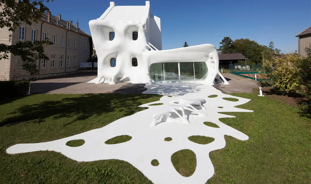 Gue(ho)st House in France