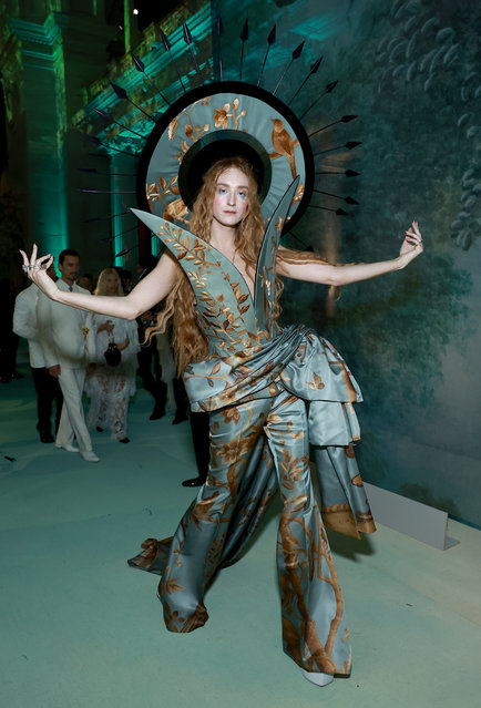 British-American fashion designer Harris Reed attends The 2024 Met Gala Celebrating “Sleeping Beauties: Reawakening Fashion” at The Metropolitan Museum of Art on May 06, 2024 in New York City. (Photo by Arturo Holmes/MG24/Getty Images for The Met Museum/Vogue)