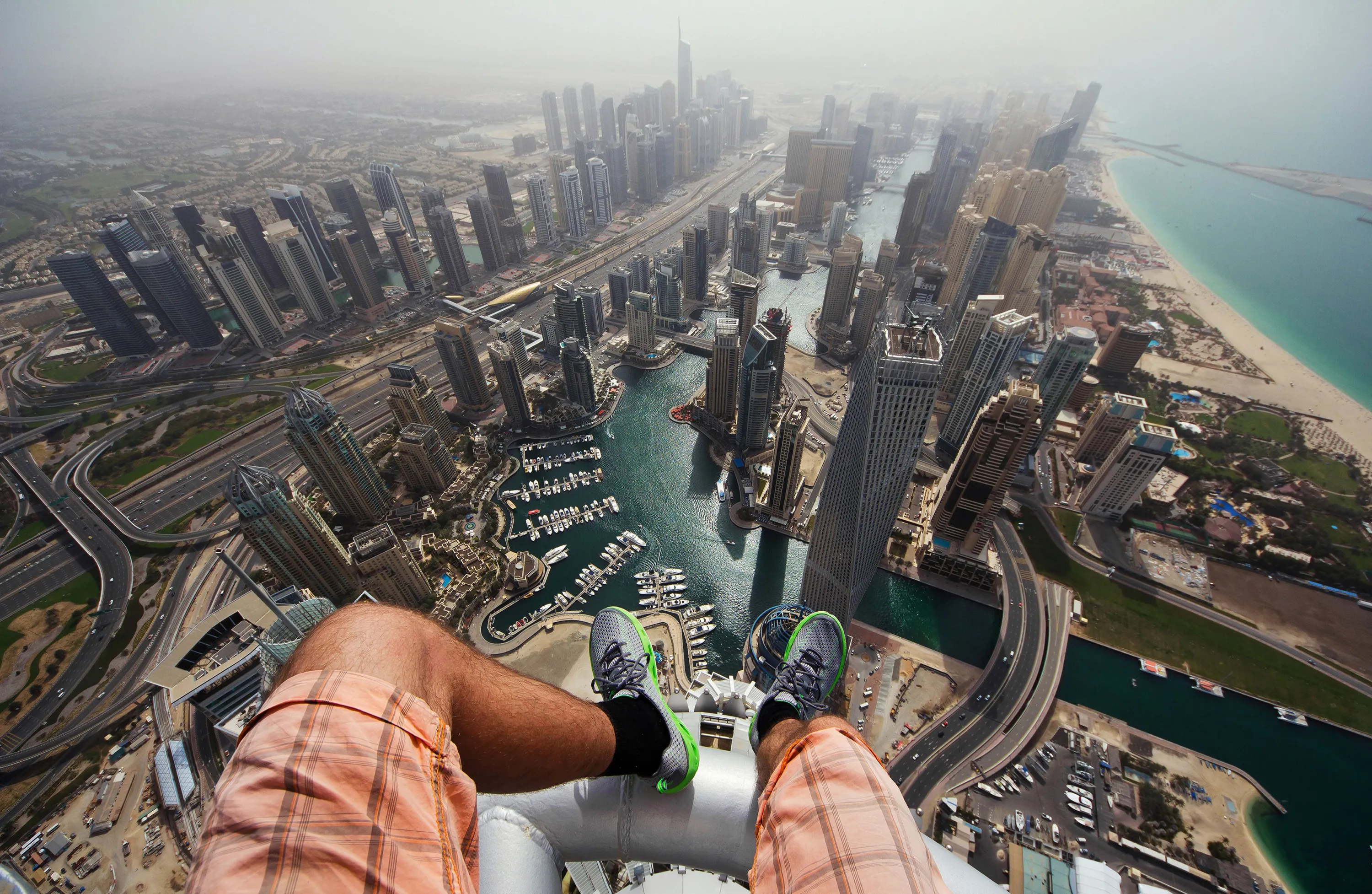 Нестандартная высота. Бурдж Халифа селфи. Вид с Бурдж-Халифа в Дубае. Руферы на Бурдж Халифа. Бурдж-Халифа от 1 лица.