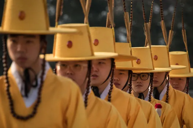 A South Korean honour guard stands in formation prior to the arrival of US Defense Secretary James Mattis at the Defense Ministry in Seoul on February 3, 2017. Mattis was in the South Korean capital before going on to Tokyo, on the first overseas tour by a senior Trump administration official as concerns rise about the direction of US policy in the region under the protectionist and fiery leader. (Photo by Ed Jones/AFP Photo)