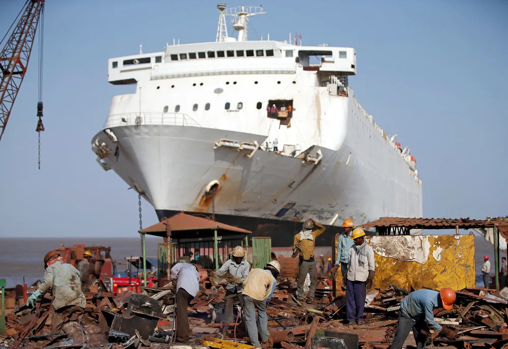 ship travel in gujarat