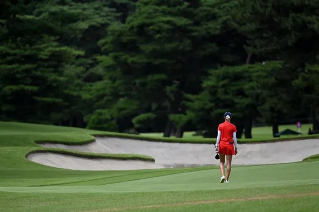 USA's Nelly Korda walks in round 4 of the womens golf individual stroke play during the Tokyo 2020 Olympic Games at the Kasumigaseki Country Club in Kawagoe on August 7, 2021. (Photo by Toby Melville/Reuters)