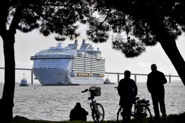 The US company Royal Caribbean Cruise Limited (RCCL) tourism cruise liner “Symphony of the Seas” leaves the shipyard of Saint-Nazaire, western France, on March 24, 2018. (Photo by Loic Venance/AFP Photo)