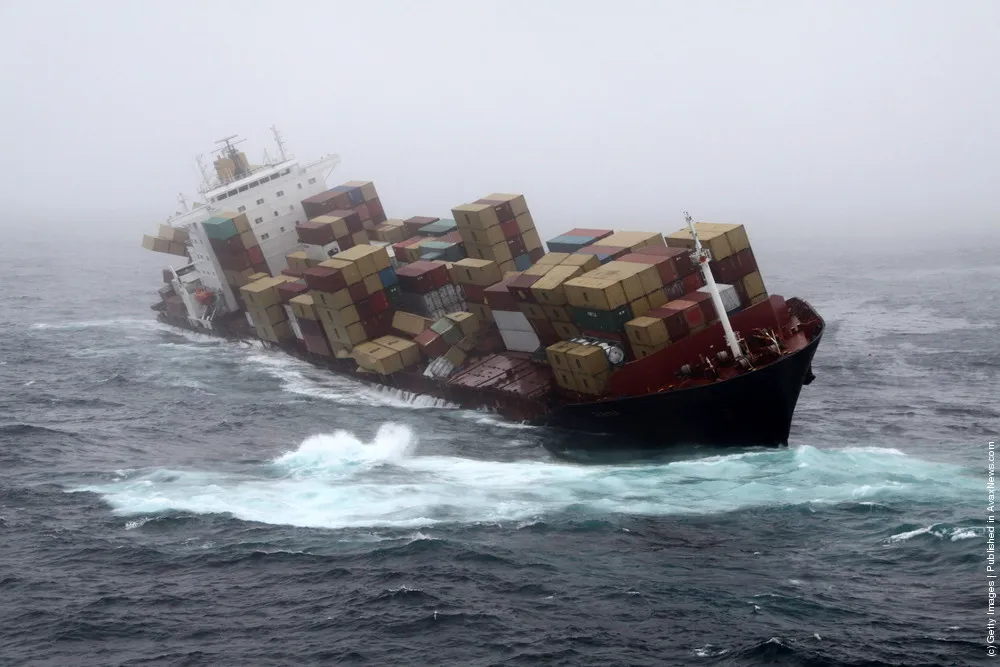 Authorities Fear MV Rena May Break-Up In Rough Seas