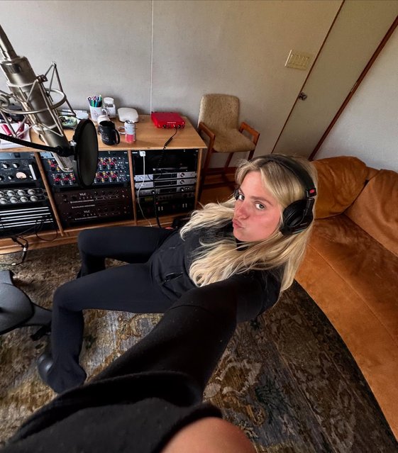 American singer-songwriter Renee Rapp in the second decade of April 2025 gives a peek into her recoding studio. (Photo by reneerapp/Instagram)