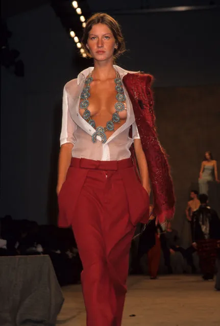 Brazilian model Giselle Bundchen at John Bartlett Fashion Show on May 13, 1999 in New York City. (Photo by Rose Hartman/WireImage)