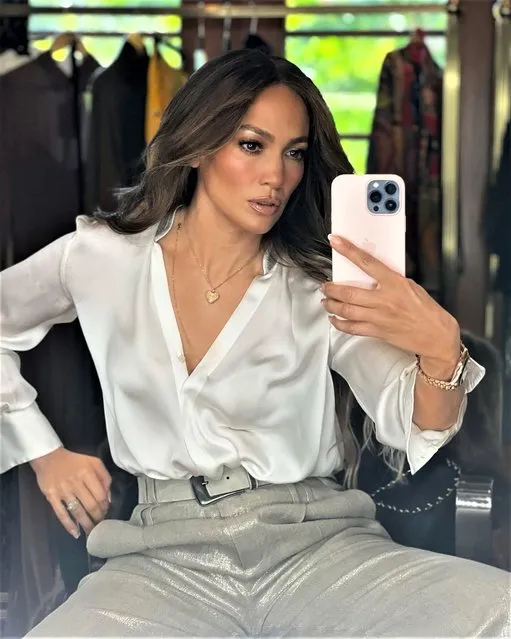 American singer Jennifer Lopez, also known as J.Lo, posts a thirst trap in honor of Monday, May 9, 2022. (Photo by jlo/Instagram)