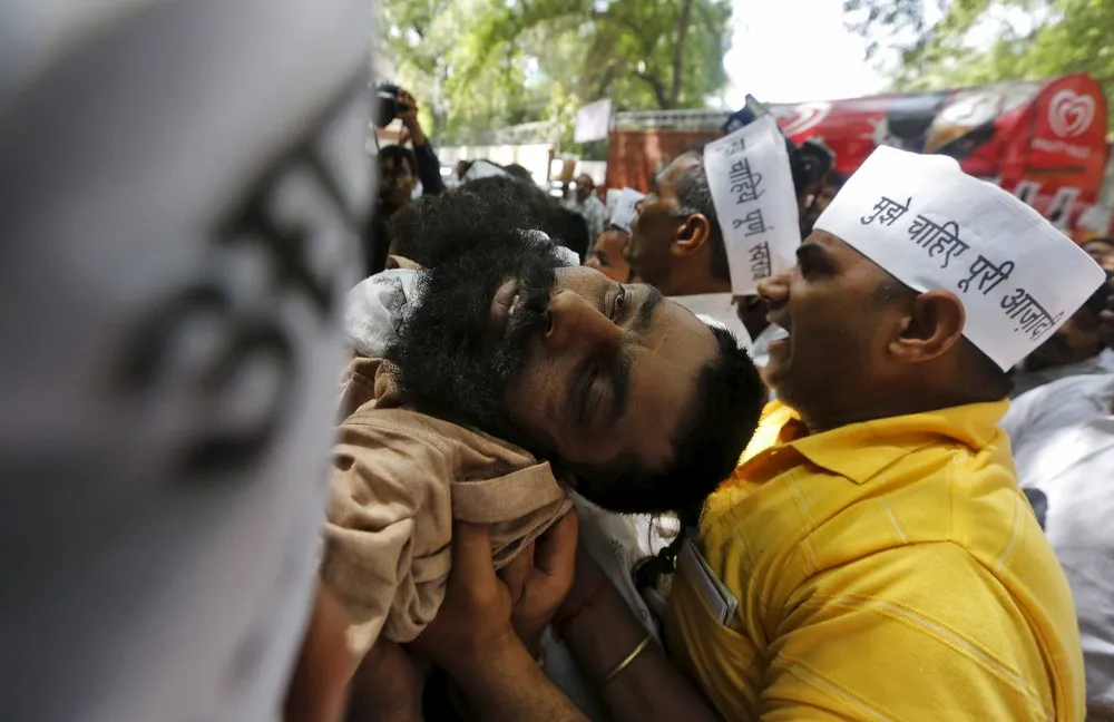 A Farmer Committed Suicide During a Rally in New Delhi