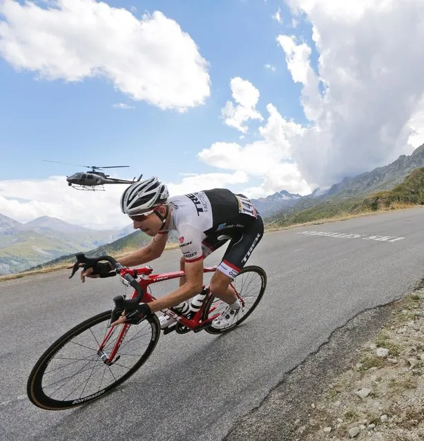 Bauke Mollema of the Netherlands speeds downhill during the nineteenth stage of the Tour de France cycling race over 138 kilometers (85.7 miles) with start in Saint-Jean-de-Maurienne and finish in La Toussuire, France, Friday, July 24, 2015. (Photo by Christophe Ena/AP Photo)