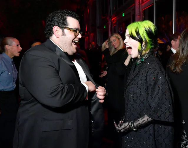 (L-R) Josh Gad and Billie Eilish attend the 2020 Vanity Fair Oscar Party hosted by Radhika Jones at Wallis Annenberg Center for the Performing Arts on February 09, 2020 in Beverly Hills, California. (Photo by Emma McIntyre/VF20/WireImage)