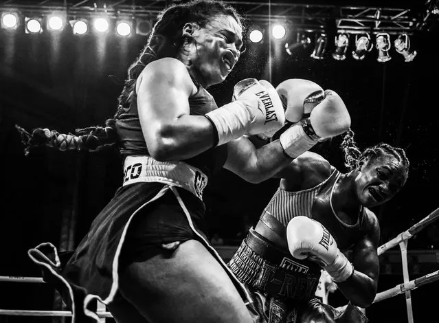 Olympic champion Claressa Shields (right) smashes Hanna Gabriels in a boxing match in Detroit, Michigan. (Photo by Terrell Groggins/World Press Photo 2019)