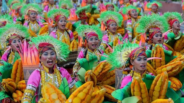 Dancers perform during the annual Aliwan Fiesta in Manila, the Philippines, April 28, 2019. The Aliwan Fiesta is the annual summer dance festival competition, showcasing folk and ethnic performing art from around the country. (Photo by Alamy Live News)