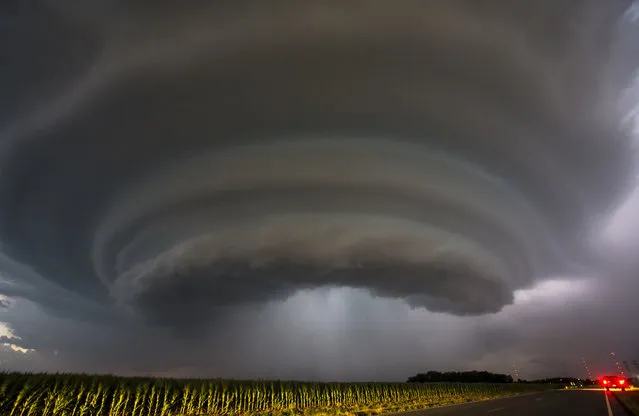A severe thunderstorm makes its way towards Wichita, Kan., on Tuesday, June, 26, 2018. Multiple storms erupted over south-central Kansas on Tuesday. (Photo by Travis Heying/The Wichita Eagle via AP Photo)
