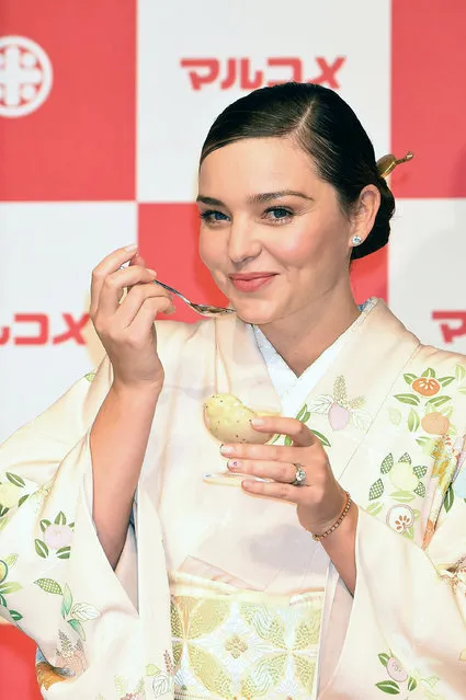 Miranda Kerr tries “kiwi banana gelato” during the promotional event for Marukome Koji-amazake, sweet rice sake at Shinagawa Goos on January 10, 2019 in Tokyo, Japan. (Photo by Jun Sato/WireImage)