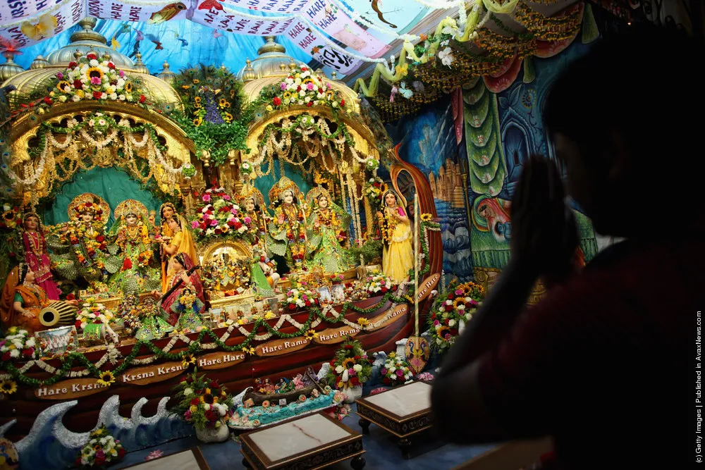 Hindus Gather In Watford For The Largest Hindu Festival Outside India