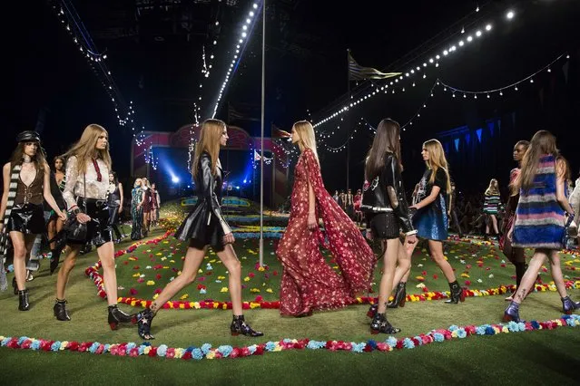 Models present creations from the Tommy Hilfiger Spring/Summer 2015 collection during New York Fashion Week September 8, 2014. (Photo by Lucas Jackson/Reuters)