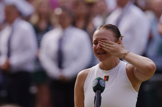 Runner up Amanda Anisimova of the U.S. gives a speech after losing the women's singles final against Poland's Iga Swiatek on day thirteen of The Championships Wimbledon 2025 at All England Lawn Tennis and Croquet Club on July 12, 2025 in London, England. (Photo by Andrew Couldridge/Reuters)