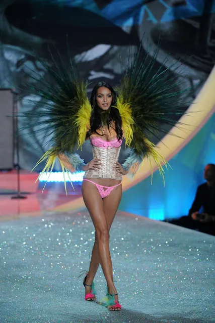 Model Lais Ribeiro walks the runway at the 2013 Victoria's Secret Fashion Show at Lexington Avenue Armory on November 13, 2013 in New York City.  (Photo by Bryan Bedder/Getty Images for Swarovski)