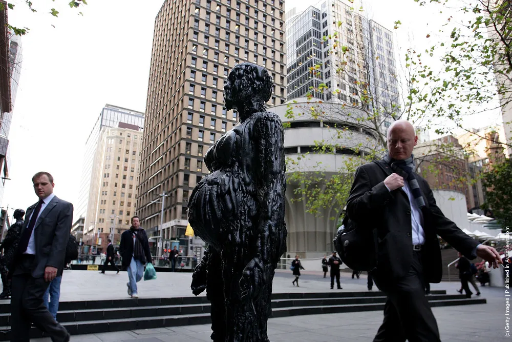 Tar Figures Illustrate Anti-Smoking Message In Sydney