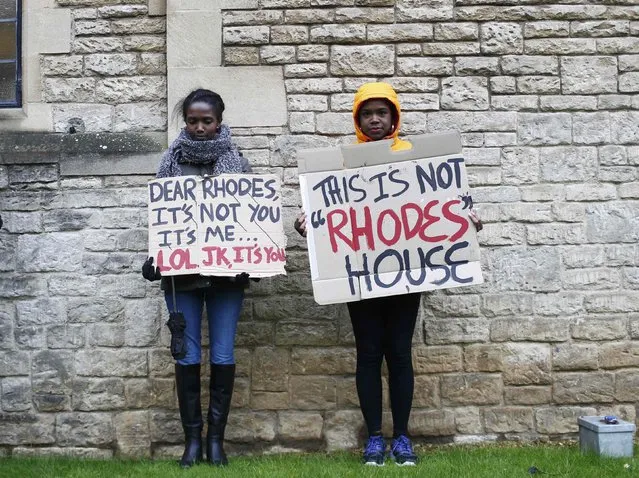 Students protest outside Rhodes' house, about the statue of Cecil Rhodes at Oriel College in Oxford University, March 9, 2016. (Photo by Eddie Keogh/Reuters)
