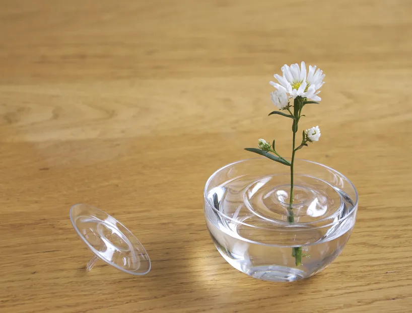 Floating Vases by ooDesign