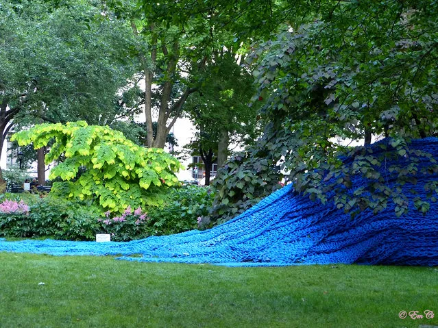 Red, Yellow, and Blue – A Cool Art Installation in Madison Square Park