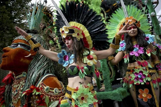 Performers participate in the parade at the Notting Hill Carnival in London, Britain August 29, 2016. (Photo by Neil Hall/Reuters)