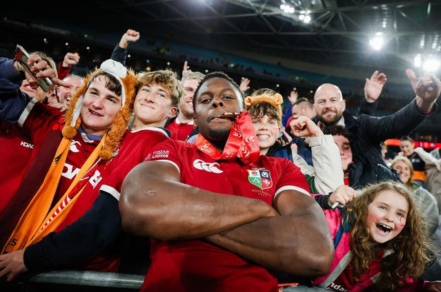 Maro Itoje of the British & Irish Lions stands with fans after the team were beaten 22-12 by Australia in Sydney on August 2, 2025. (Photo by Marc Aspland/The Sunday Times)