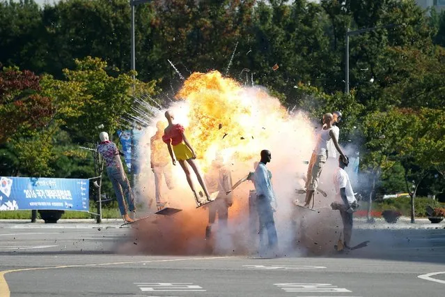 Mannequins are exploded during an anti-terror drill in Seoul, South Korea, October 6, 2016. (Photo by Kim Hong-Ji/Reuters)