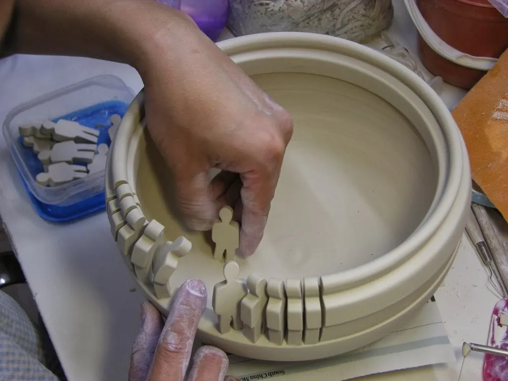  Sculpture “Around the Rim” by Johnson Tsang