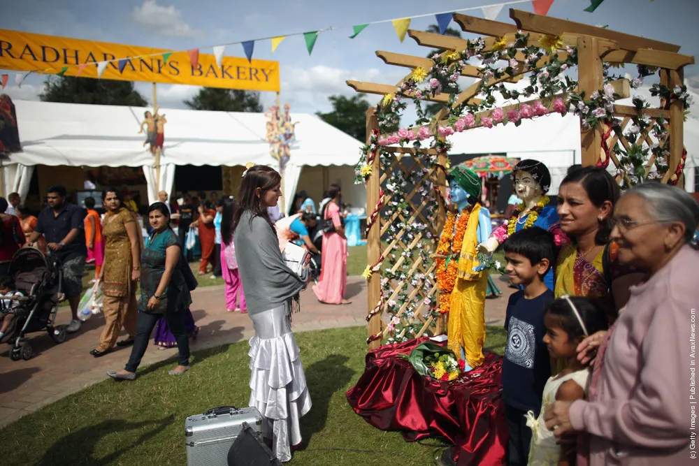 Hindus Gather In Watford For The Largest Hindu Festival Outside India