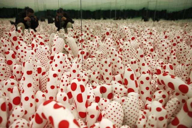 An installation titled “Infinity Mirror Room – Phallis Field” by Japanese artist Yayoi Kusama is seen during her exhibition at the Rufino Tamayo museum in Mexico City on October 6, 2014. (Photo by Tomas Bravo/Reuters)