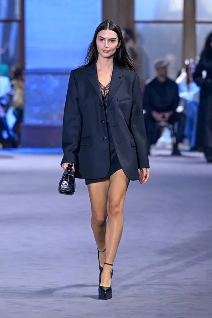 American model Emily Ratajkowski walks the runway during the Ami Menswear Fall/Winter 2022-2023 show as part of Paris Fashion Week on January 19, 2022 in Paris, France. (Photo by Peter White/Getty Images)