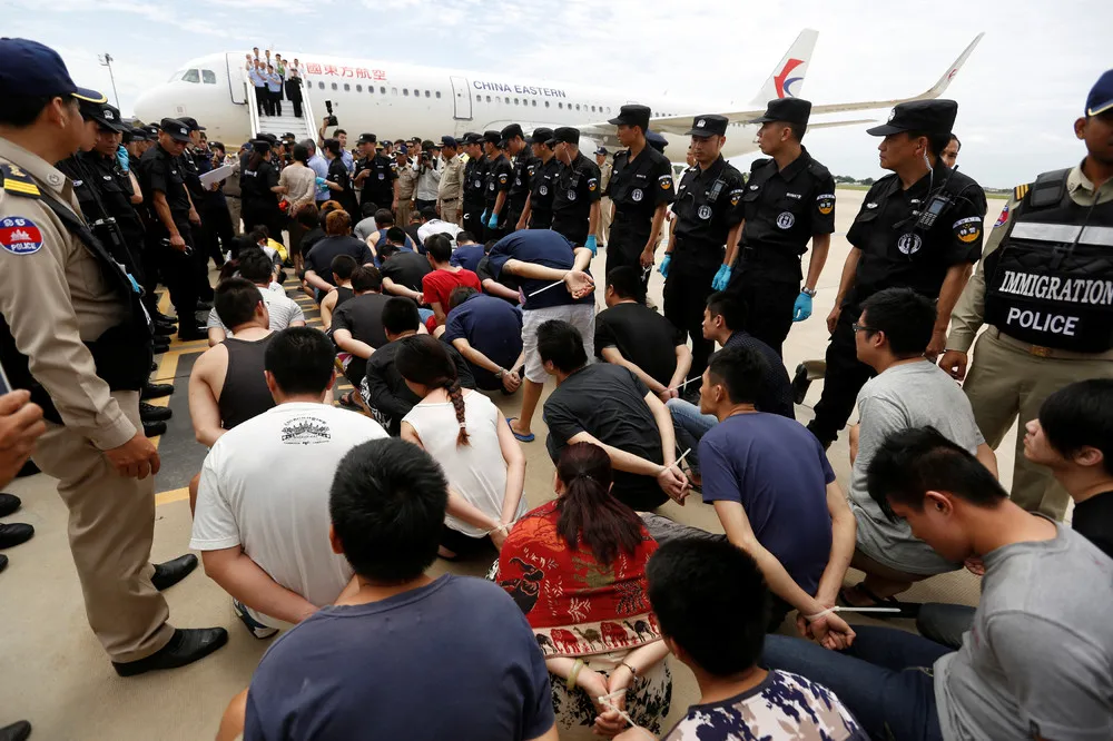 Taiwanese Suspects Deported to China