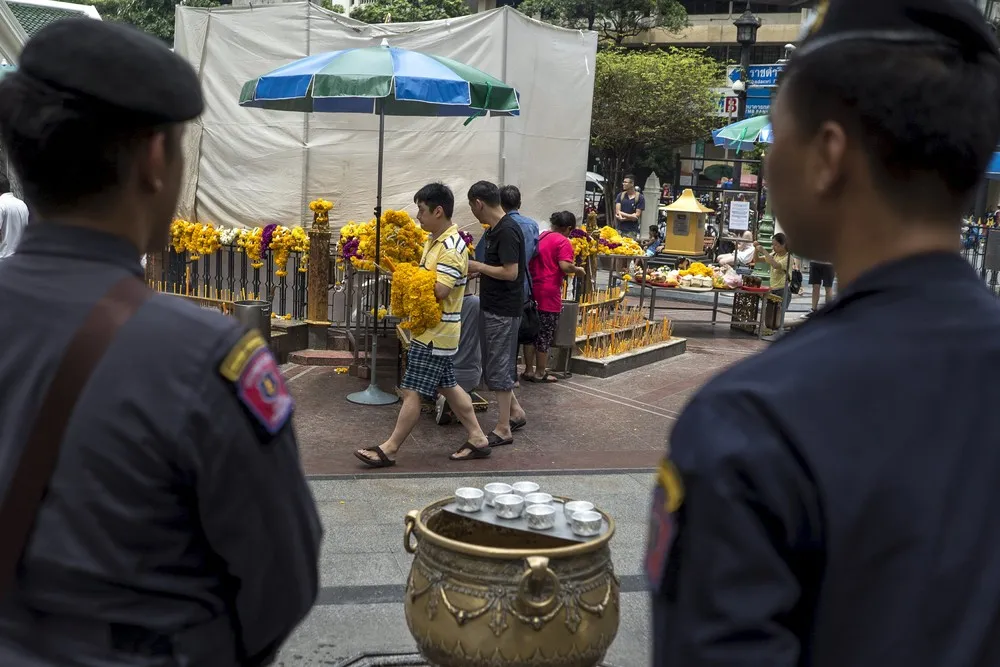 Thais Unveil Restored Statue at Bomb Site to Boost Morale