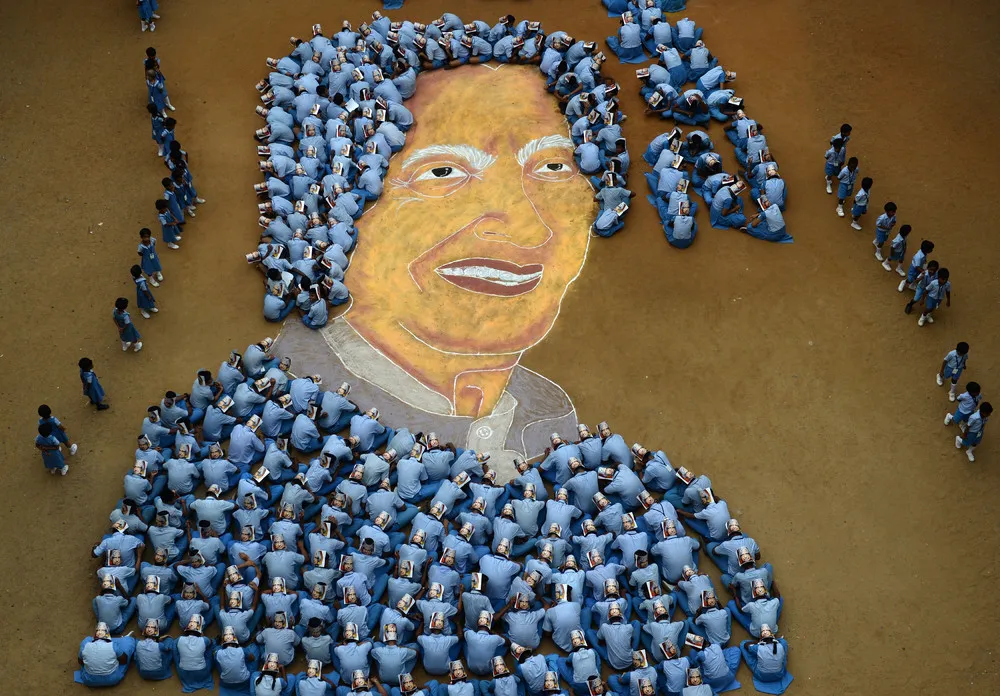 The Day in Photos – October 14, 2017