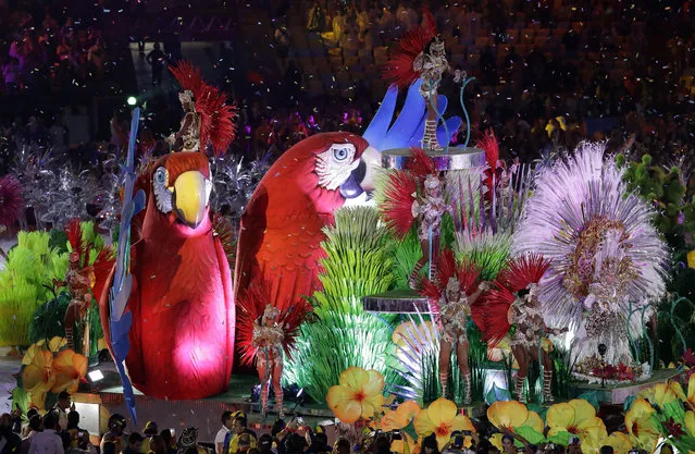 Samba dancers perform during the closing ceremony in the Maracana stadium at the 2016 Summer Olympics in Rio de Janeiro, Brazil, Sunday, August 21, 2016. (Photo by Natacha Pisarenko/AP Photo)