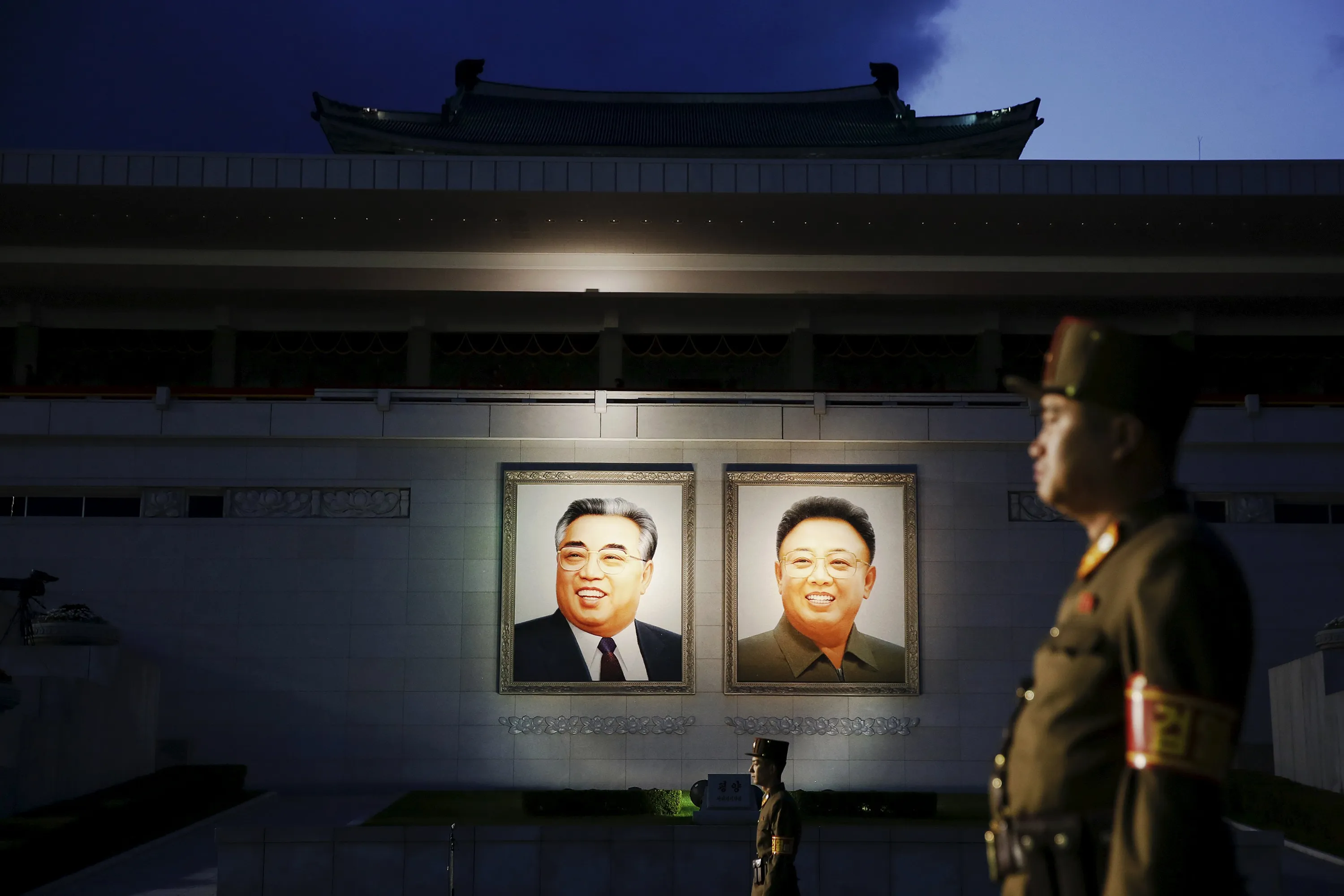 Ин сен. Северная Корея портреты вождей.