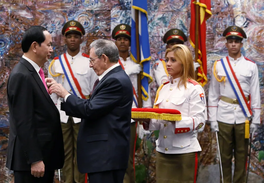 The Day in Photos – November 18, 2016