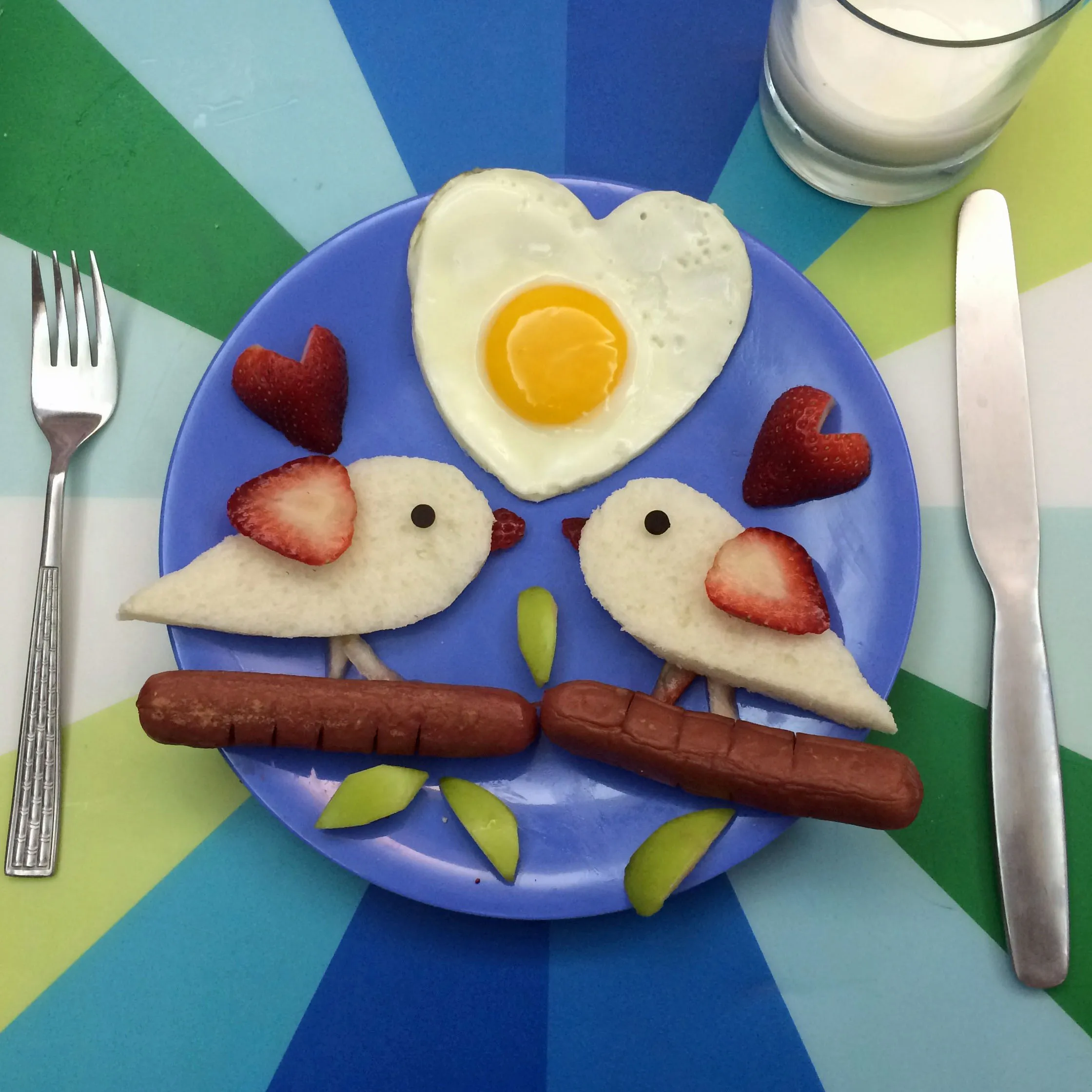Ужин для мамы. Оригинальный завтрак для детей. Красивая еда для детей. Праздничный завтрак для ребенка. Идеи для детского завтрака.