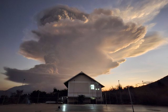 Mount Lewotobi Laki-laki spews smoke and volcanic ash as seen from Kawalelo village in East Nusa Tenggara province, Indonesia, on June 17, 2025. (Photo by Floriana Jijiana J. Tobin/Reuters)